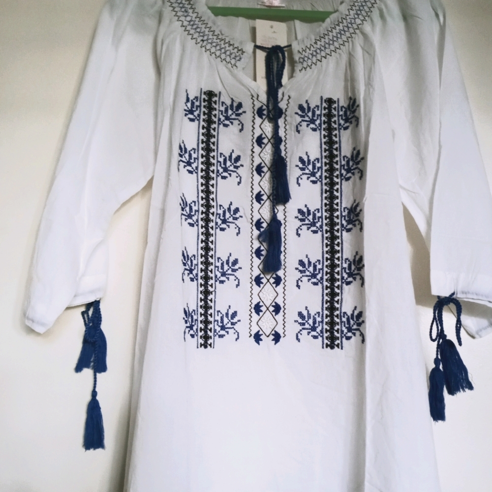 BOHEMIAN EMBROIDERED WHITE BLOUSE